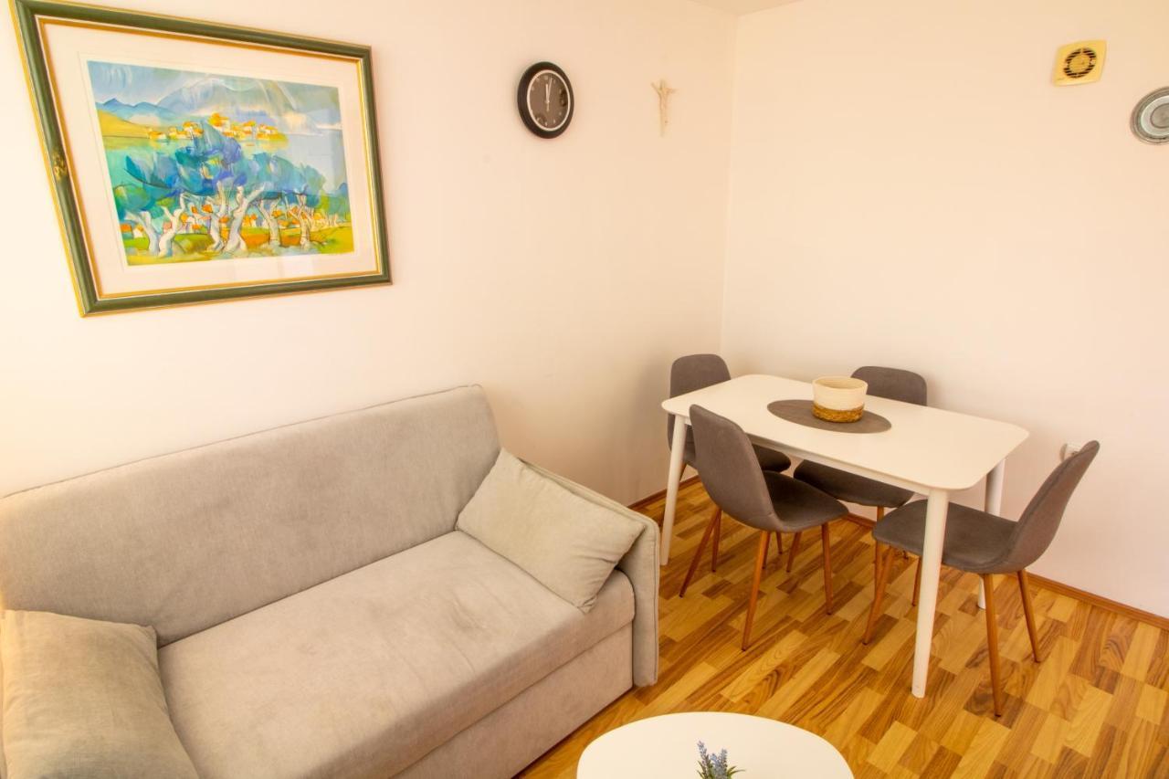Apartment Damir With Balcony In Quiet Area Baška Eksteriør bilde